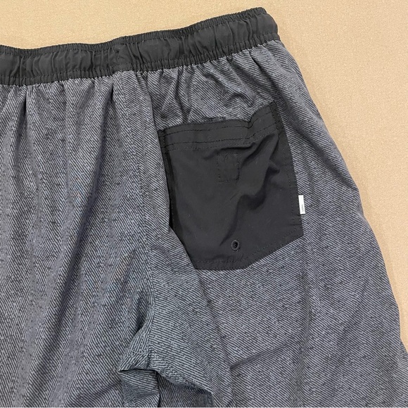 Vuori Men’s Kore Shorts Lined 7” Inseam Charcoal Grey Size Small - Picture 6 of 10